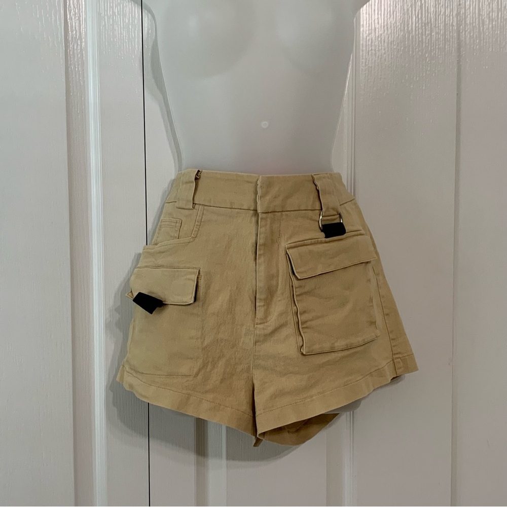 I Am GIA Khaki Shorts Small